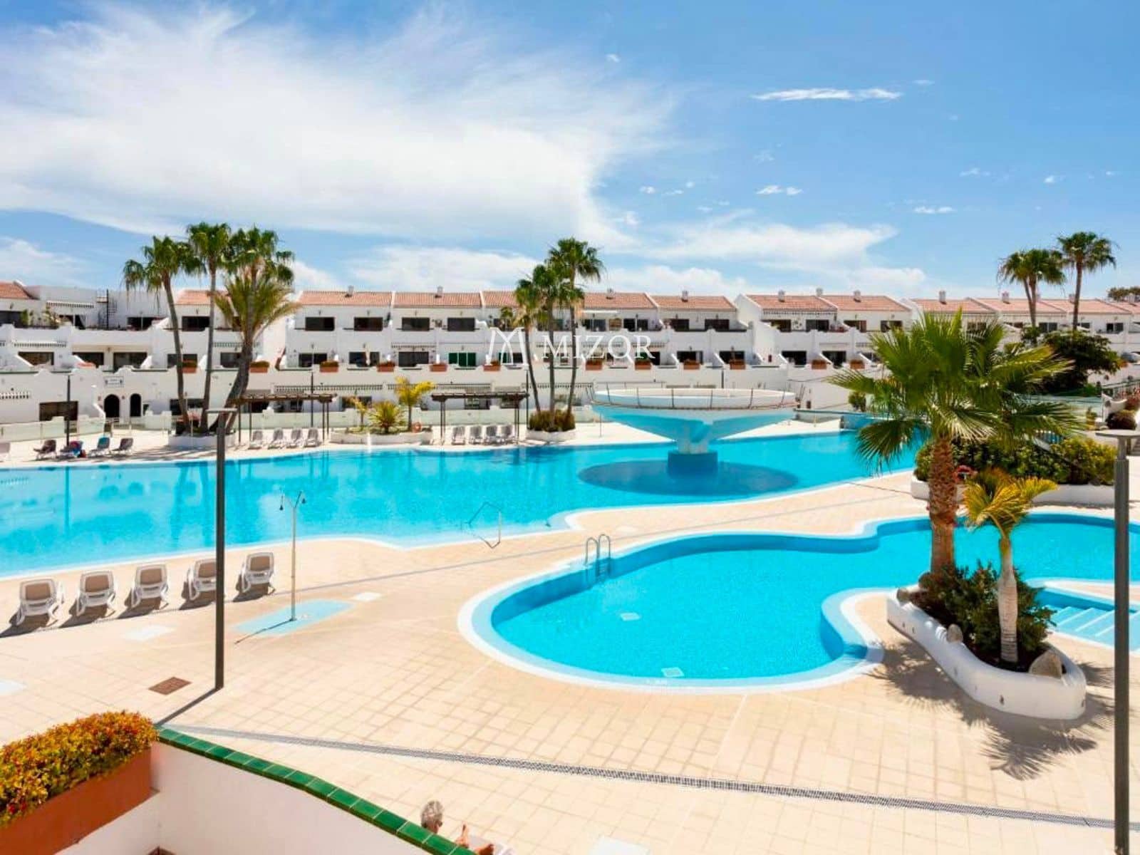 Flat for sale in Costa del Silencio with pool - € 185,000 (Ref: 10164149)