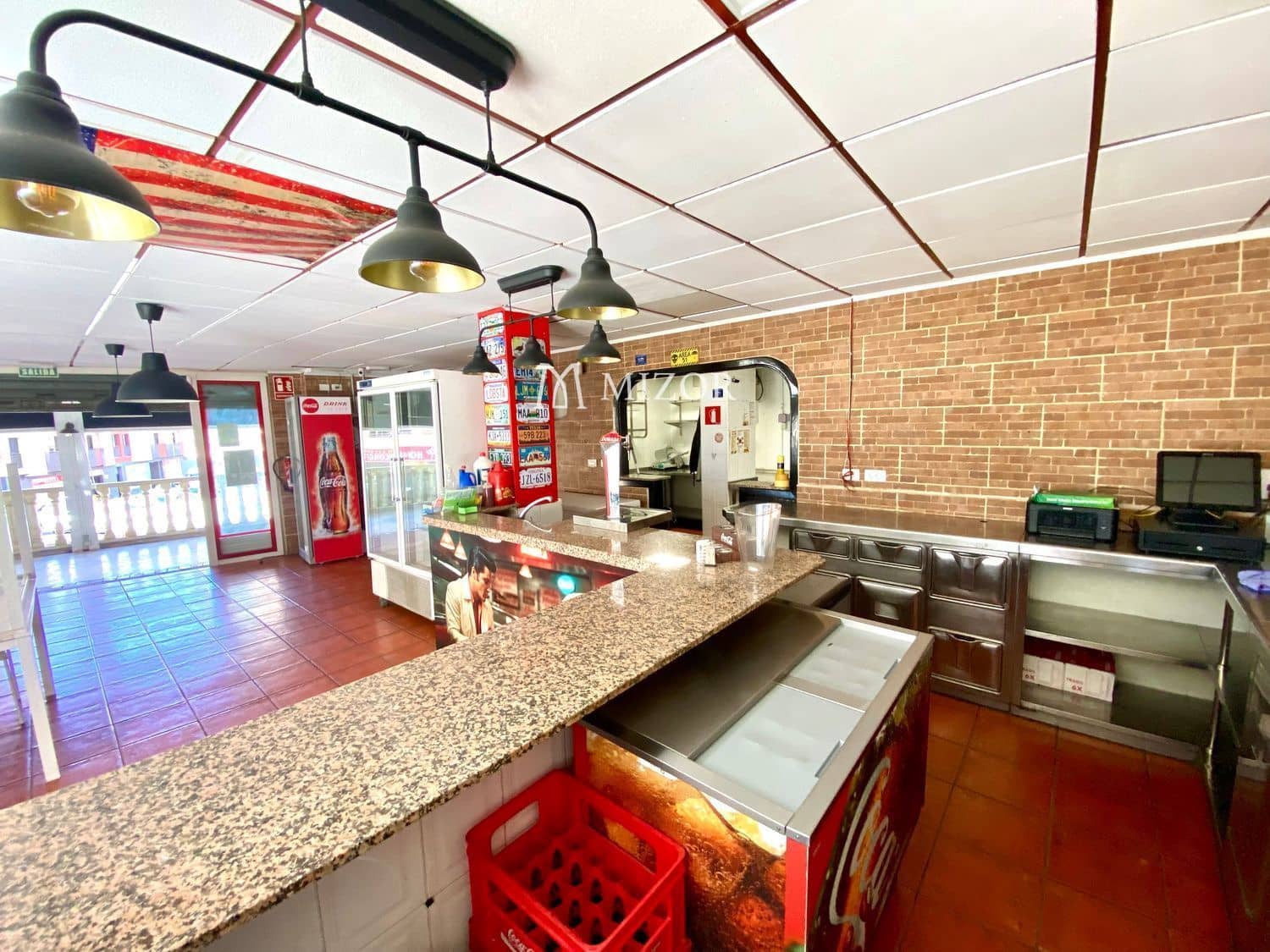 Kaupallinen myytävänä paikassa Adeje - 360 000 € (Ref: 10169374)