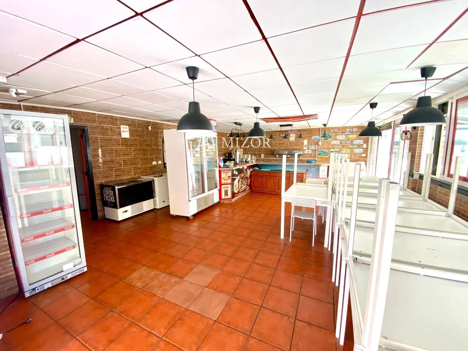 Kaupallinen myytävänä paikassa Adeje - 360 000 € (Ref: 10169374)