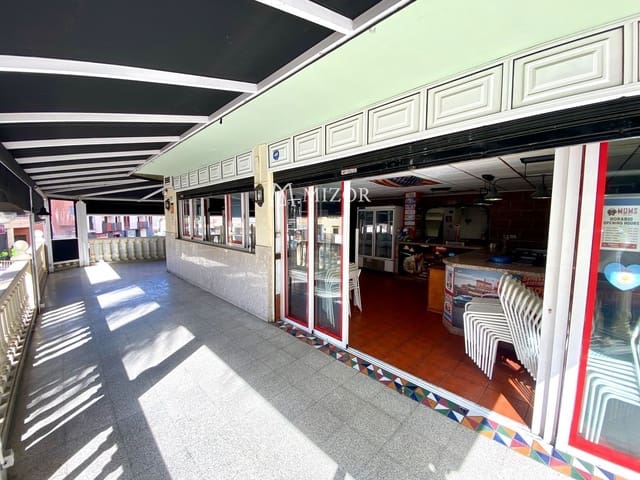 Kaupallinen myytävänä paikassa Adeje - 360 000 € (Ref: 10169374)