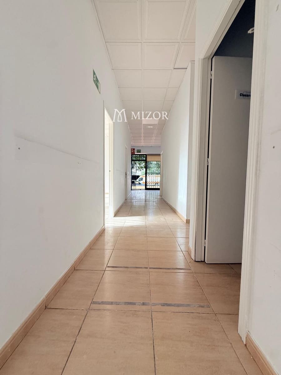 Comercial para arrendar em Adeje - 3 500 € (Ref: 9944257)