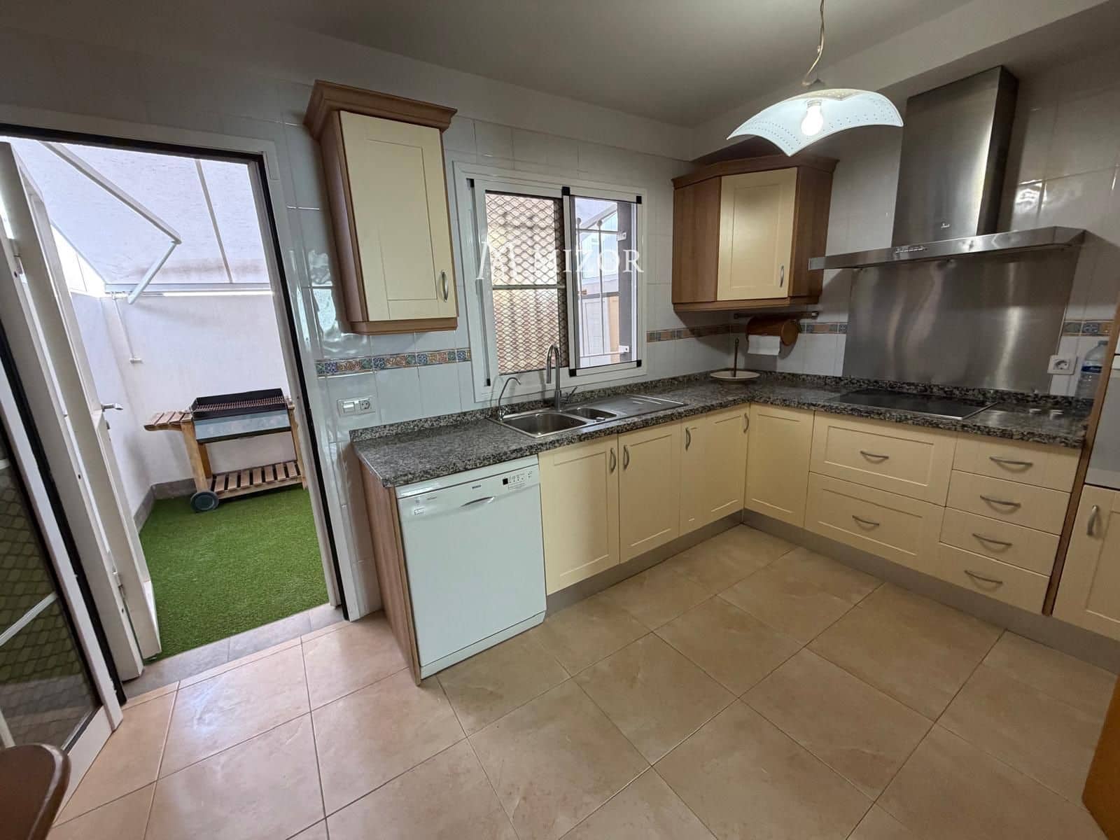 3 sypialnia Dom na sprzedaż w San Miguel de Abona z basenem garażem - 360 000 € (Ref: 9944258)