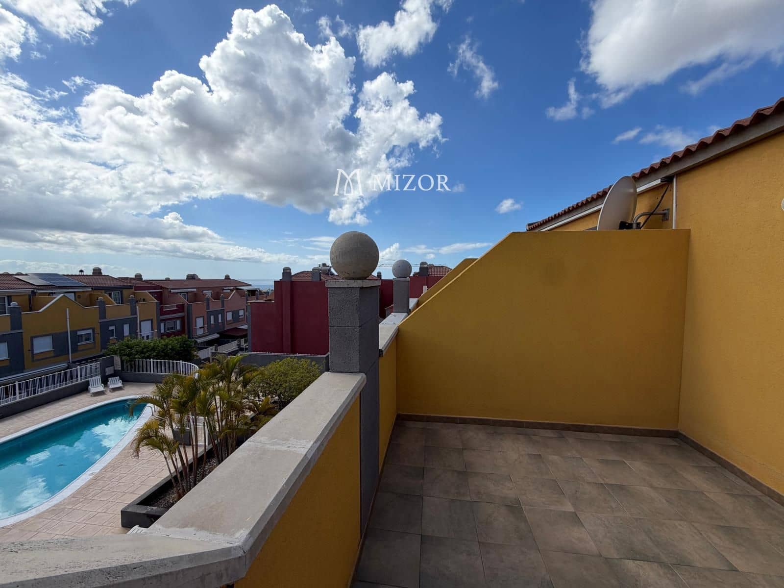 3 sypialnia Dom na sprzedaż w San Miguel de Abona z basenem garażem - 360 000 € (Ref: 9944258)