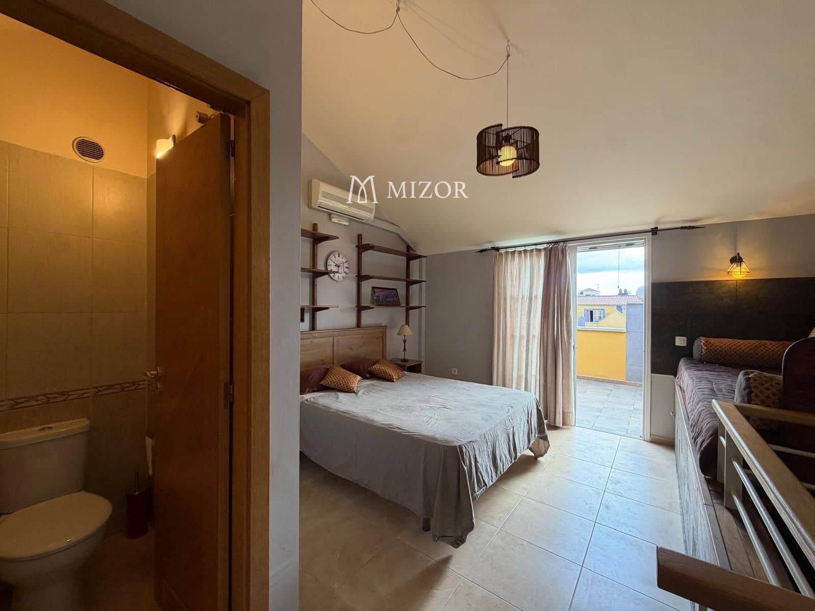 3 sypialnia Dom na sprzedaż w San Miguel de Abona z basenem garażem - 360 000 € (Ref: 9944258)