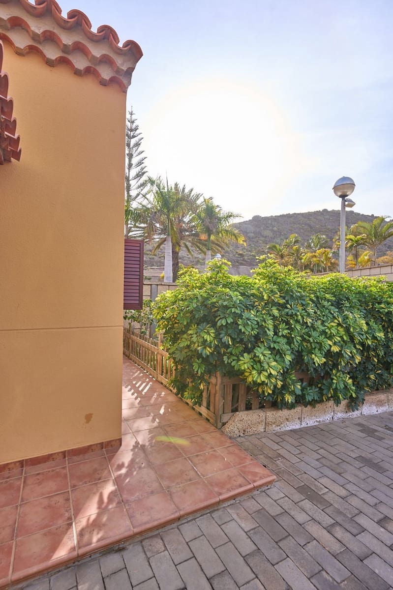 3 chambre Villa/Maison à vendre à Arona avec piscine garage - 550 000 € (Ref: 9944261)