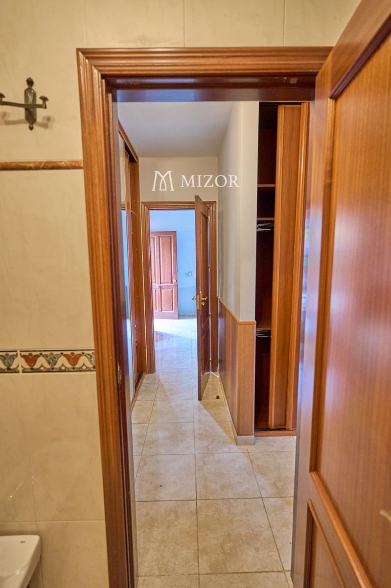 3 chambre Villa/Maison à vendre à Arona avec piscine garage - 550 000 € (Ref: 9944261)