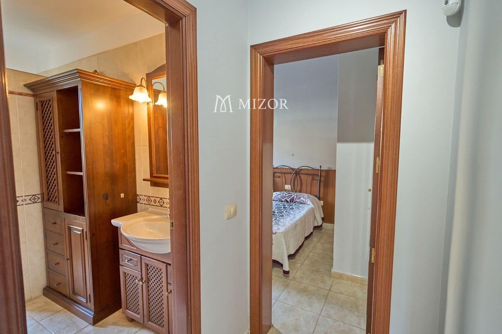 3 chambre Villa/Maison à vendre à Arona avec piscine garage - 550 000 € (Ref: 9944261)