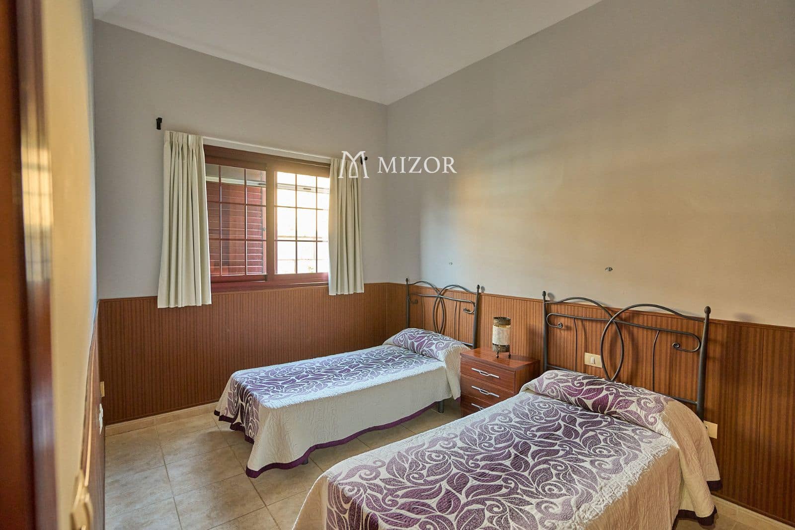 3 chambre Villa/Maison à vendre à Arona avec piscine garage - 550 000 € (Ref: 9944261)