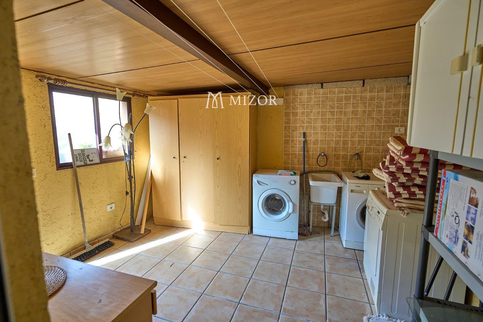 3 chambre Villa/Maison à vendre à Arona avec piscine garage - 550 000 € (Ref: 9944261)