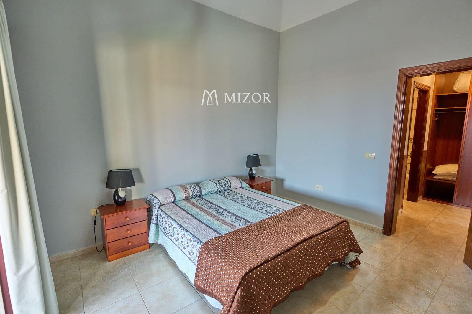 3 chambre Villa/Maison à vendre à Arona avec piscine garage - 550 000 € (Ref: 9944261)