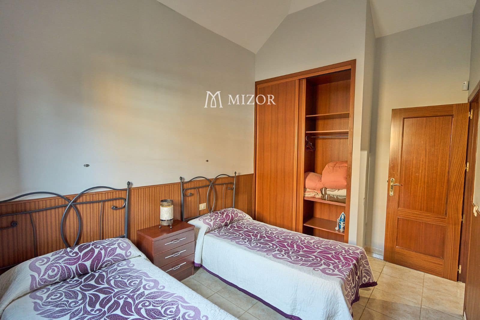 3 chambre Villa/Maison à vendre à Arona avec piscine garage - 550 000 € (Ref: 9944261)