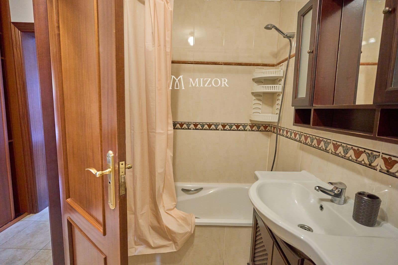 3 chambre Villa/Maison à vendre à Arona avec piscine garage - 550 000 € (Ref: 9944261)
