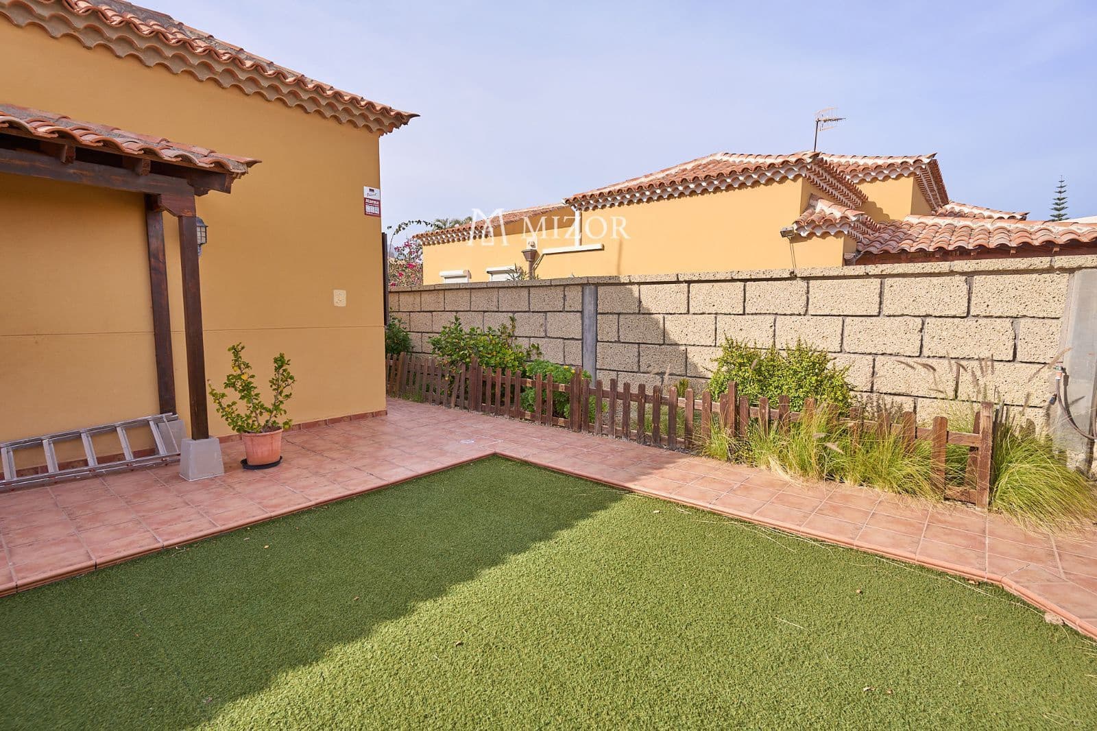 3 chambre Villa/Maison à vendre à Arona avec piscine garage - 550 000 € (Ref: 9944261)
