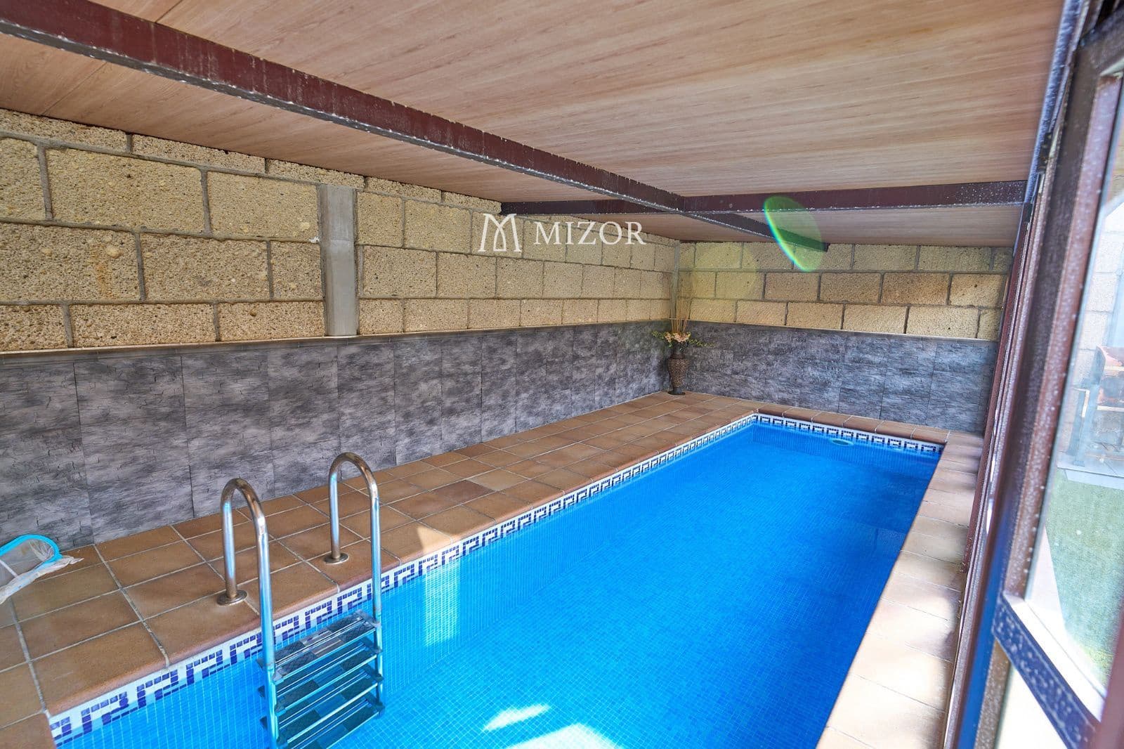 3 chambre Villa/Maison à vendre à Arona avec piscine garage - 550 000 € (Ref: 9944261)