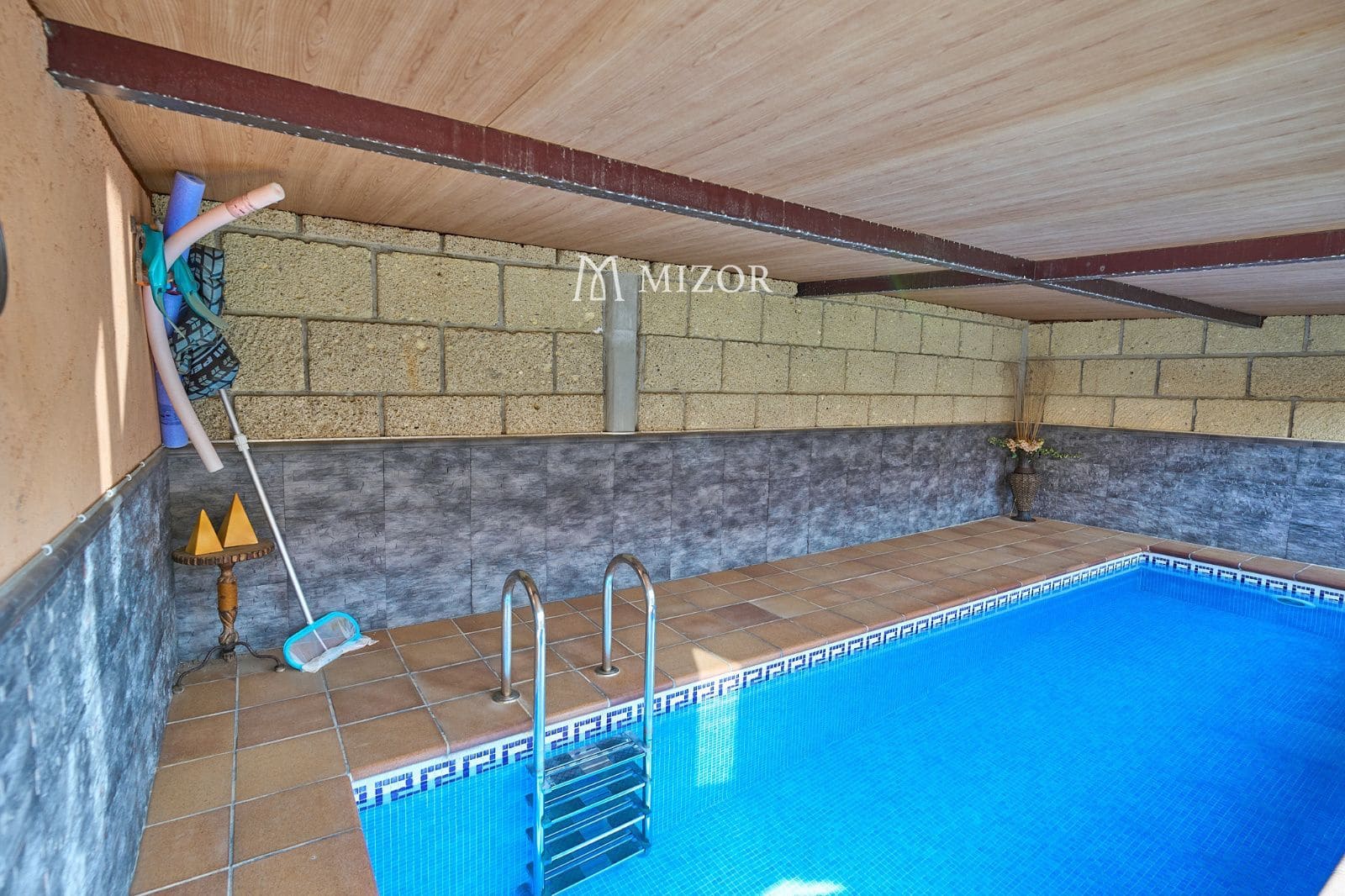 3 chambre Villa/Maison à vendre à Arona avec piscine garage - 550 000 € (Ref: 9944261)