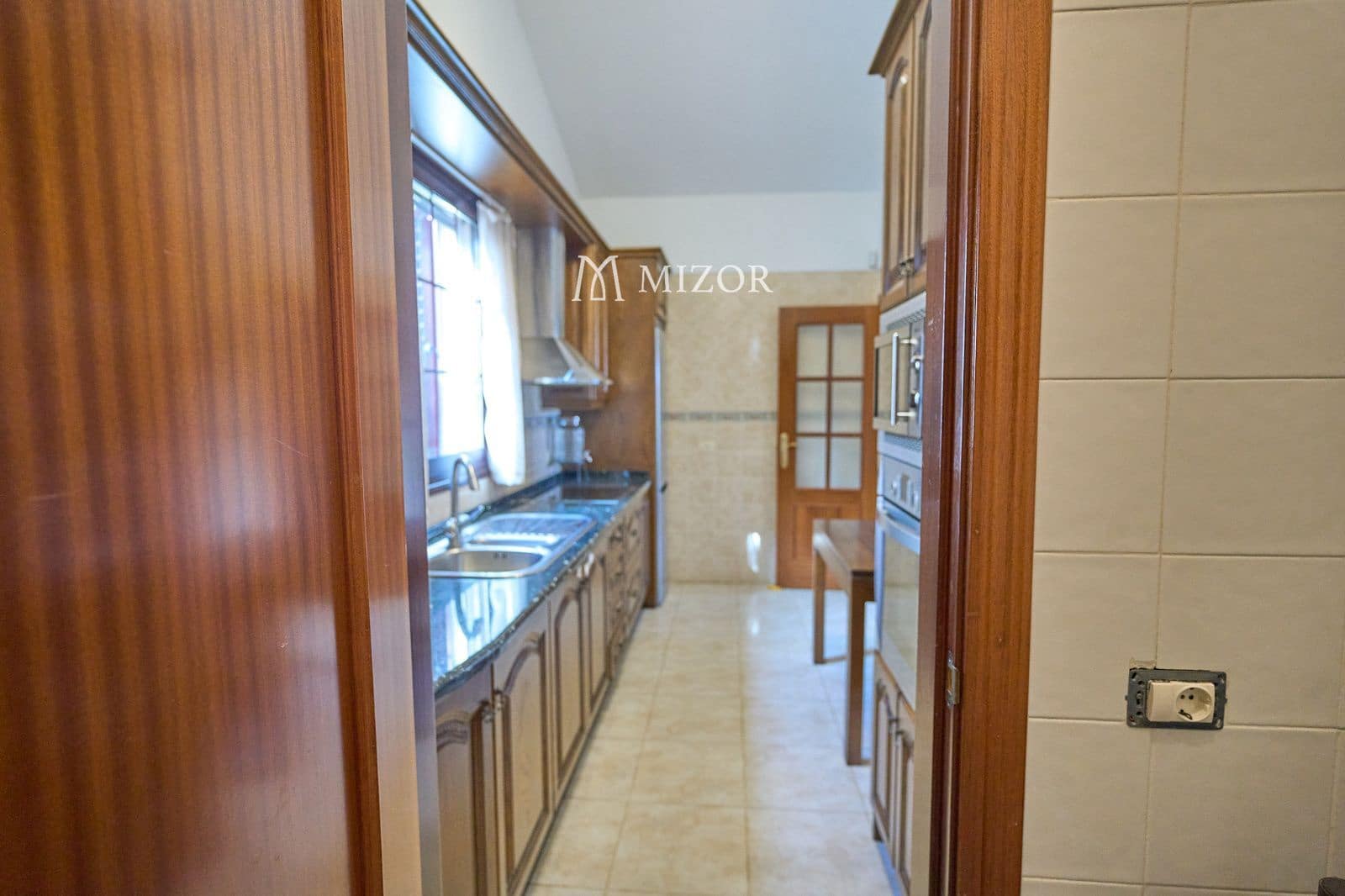 3 chambre Villa/Maison à vendre à Arona avec piscine garage - 550 000 € (Ref: 9944261)