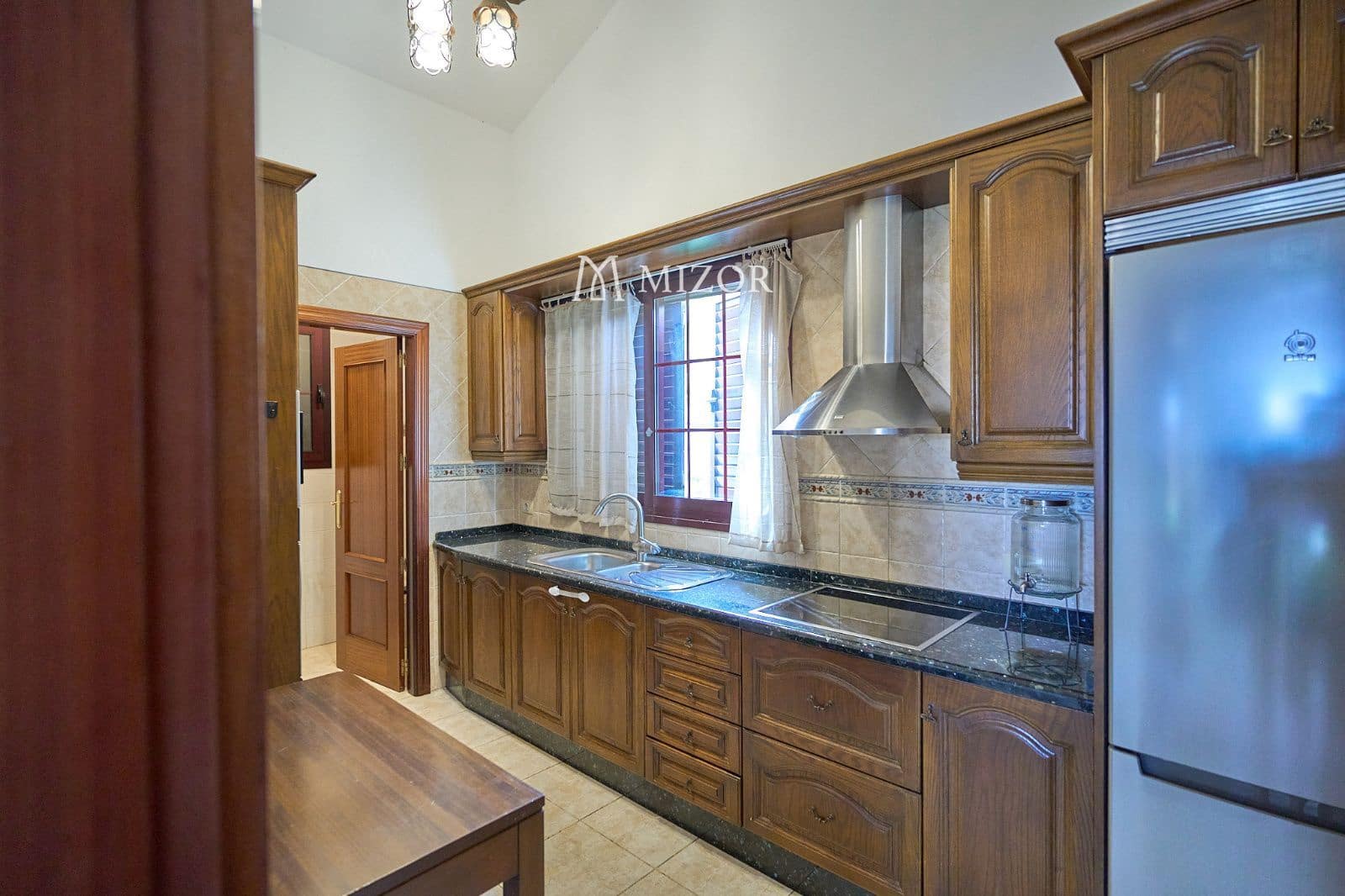 3 chambre Villa/Maison à vendre à Arona avec piscine garage - 550 000 € (Ref: 9944261)