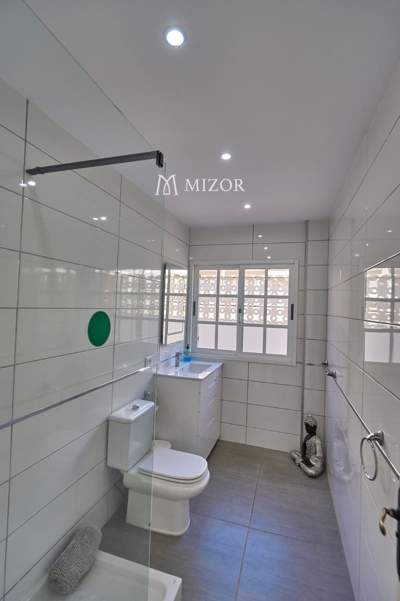6 sovrum Villa till salu i Adeje med pool garage - 900 000 € (Ref: 9944265)