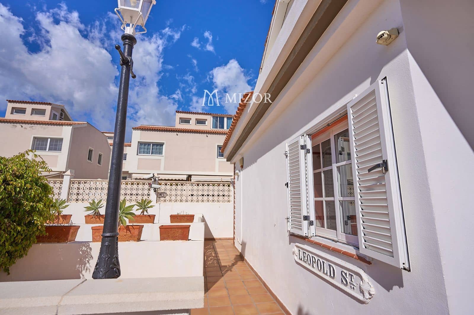 6 sovrum Villa till salu i Adeje med pool garage - 900 000 € (Ref: 9944265)