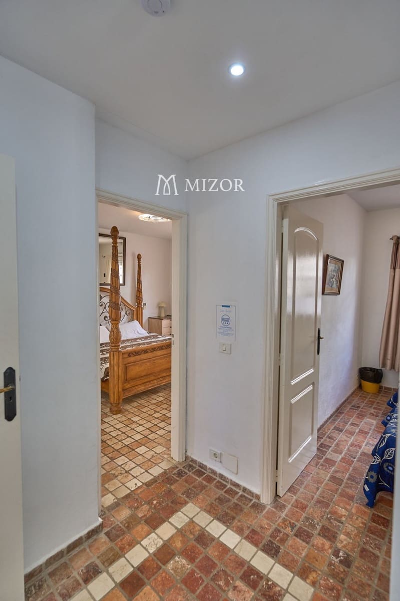 6 sovrum Villa till salu i Adeje med pool garage - 900 000 € (Ref: 9944265)