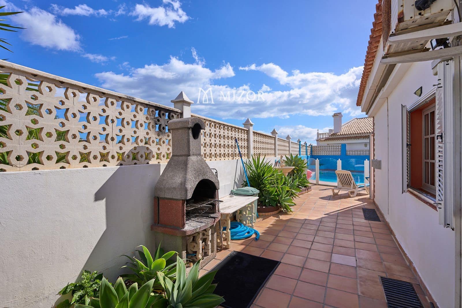 6 sovrum Villa till salu i Adeje med pool garage - 900 000 € (Ref: 9944265)