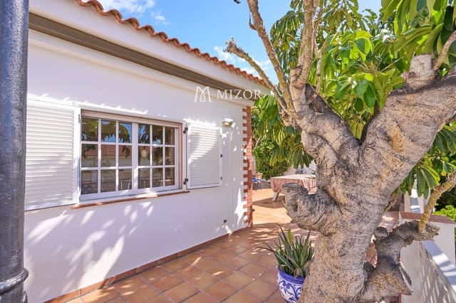 6 sovrum Villa till salu i Adeje med pool garage - 900 000 € (Ref: 9944265)