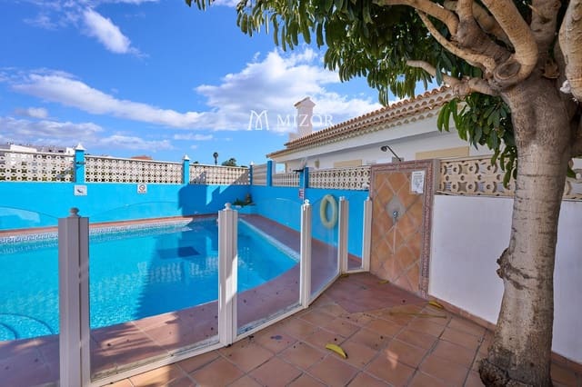 6 sovrum Villa till salu i Adeje med pool garage - 900 000 € (Ref: 9944265)