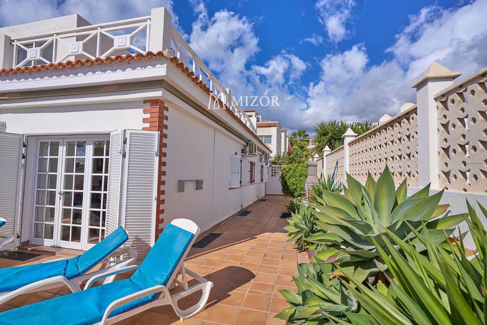 6 sovrum Villa till salu i Adeje med pool garage - 900 000 € (Ref: 9944265)