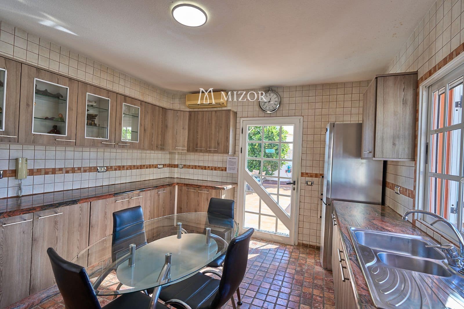 6 sovrum Villa till salu i Adeje med pool garage - 900 000 € (Ref: 9944265)