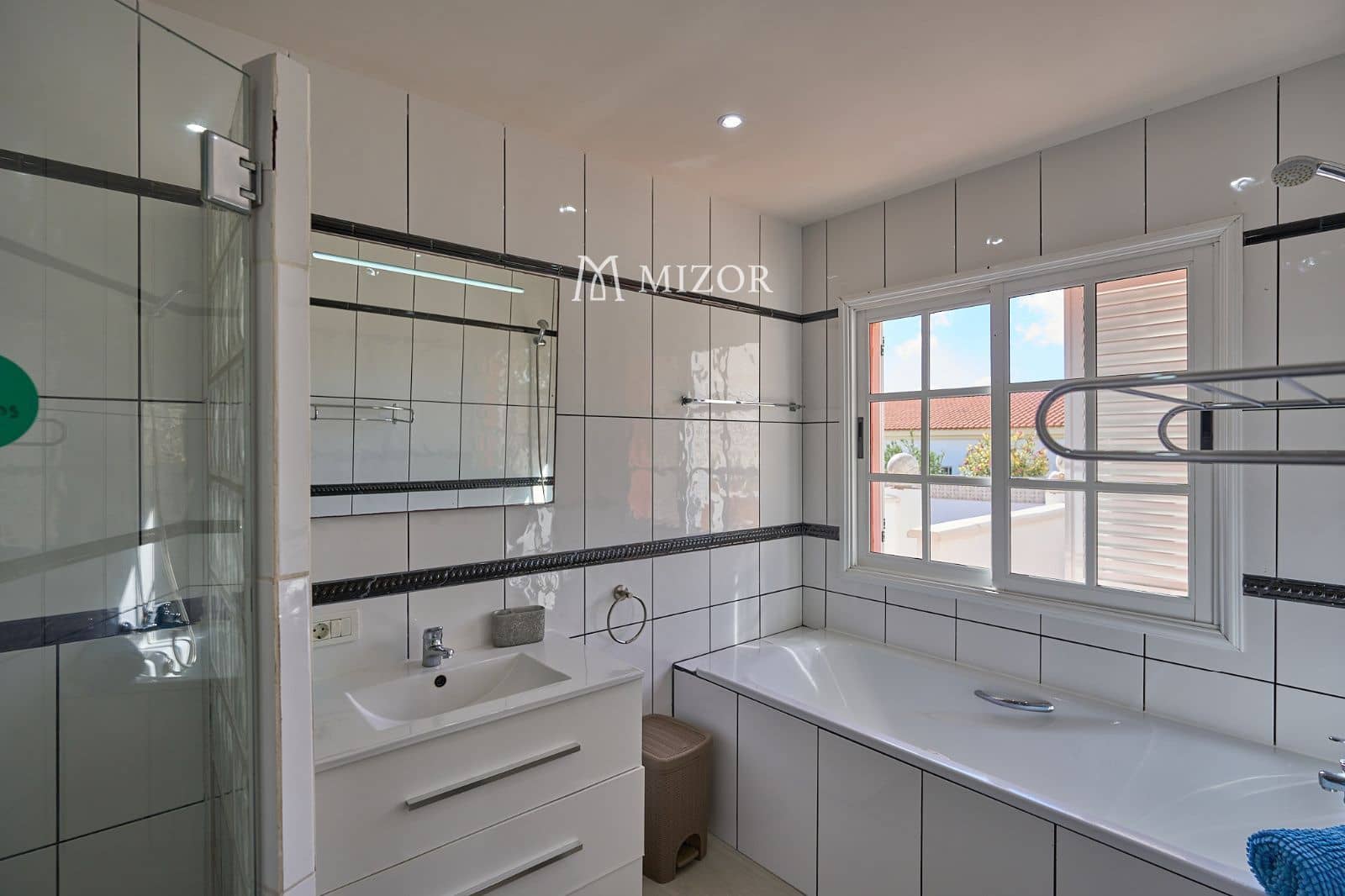 6 sovrum Villa till salu i Adeje med pool garage - 900 000 € (Ref: 9944265)