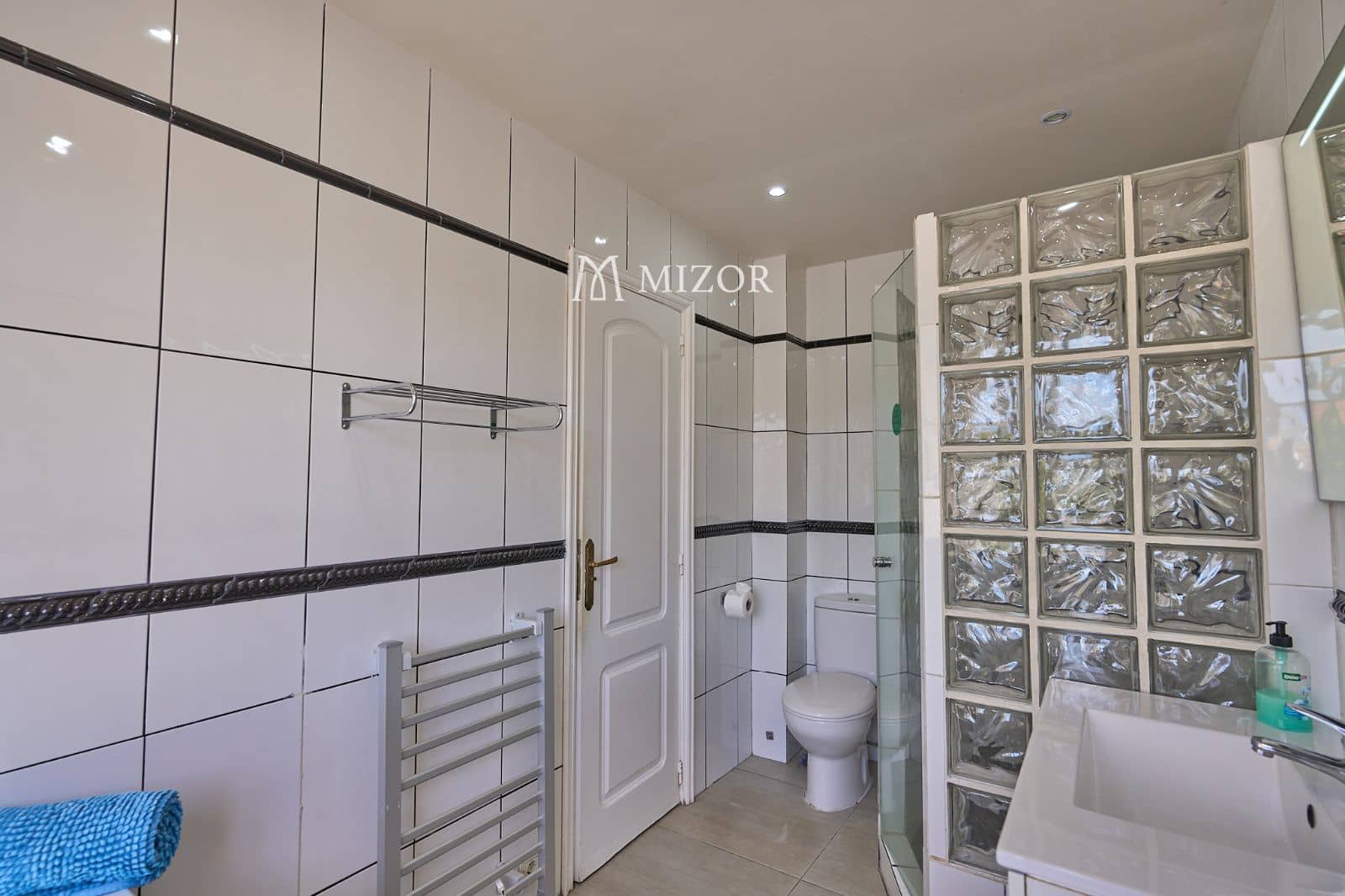 6 sovrum Villa till salu i Adeje med pool garage - 900 000 € (Ref: 9944265)