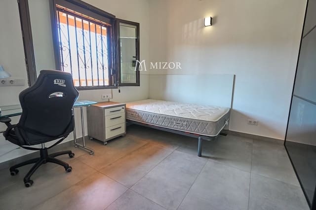 2 soverom Penthouse til salgs i Los Cristianos, Arona med svømmebasseng - € 355 000 (Ref: 9944267)