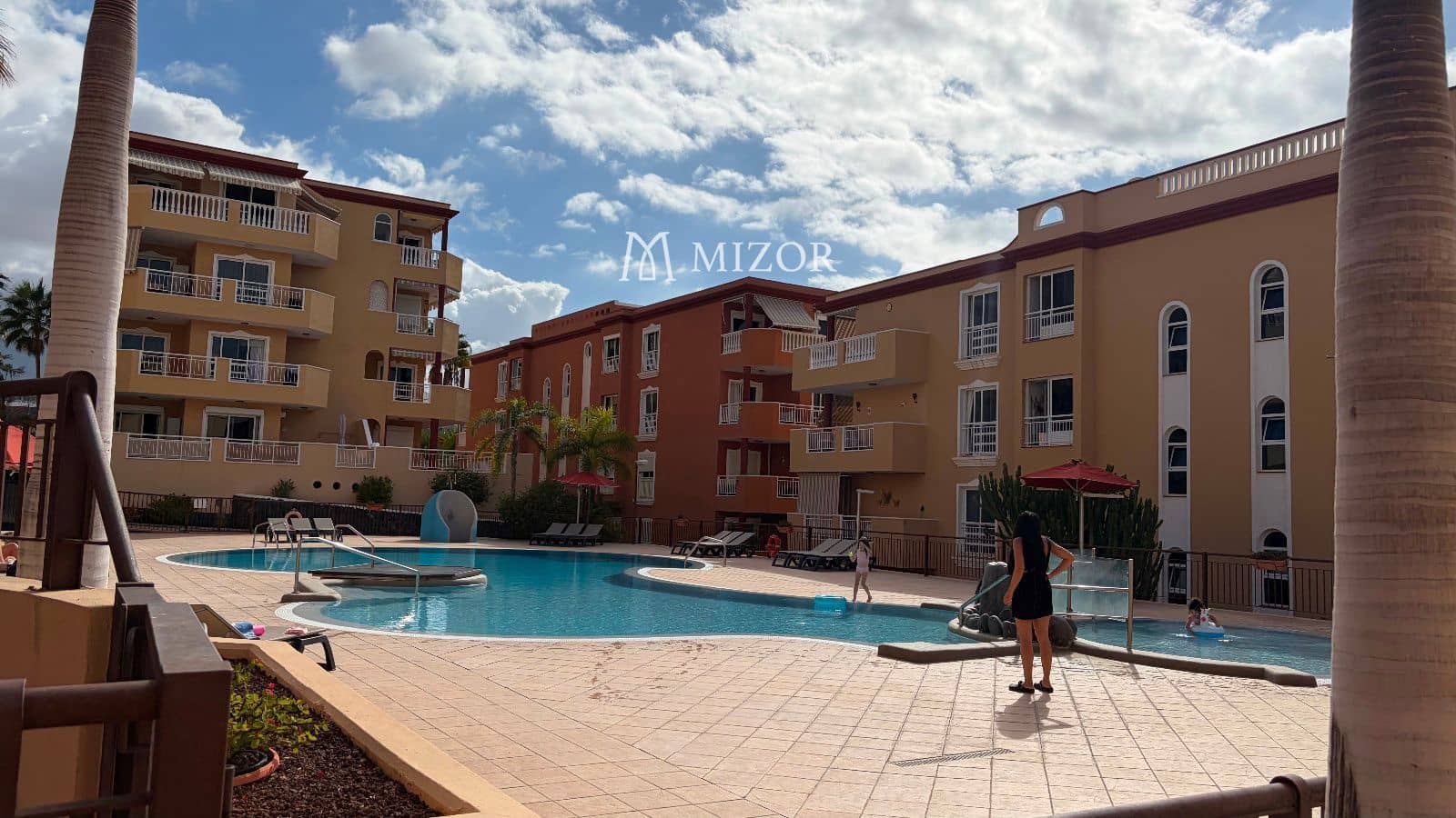 2 soveværelse Lejlighed til salg i Adeje med swimmingpool garage - € 360.000 (Ref: 9944268)