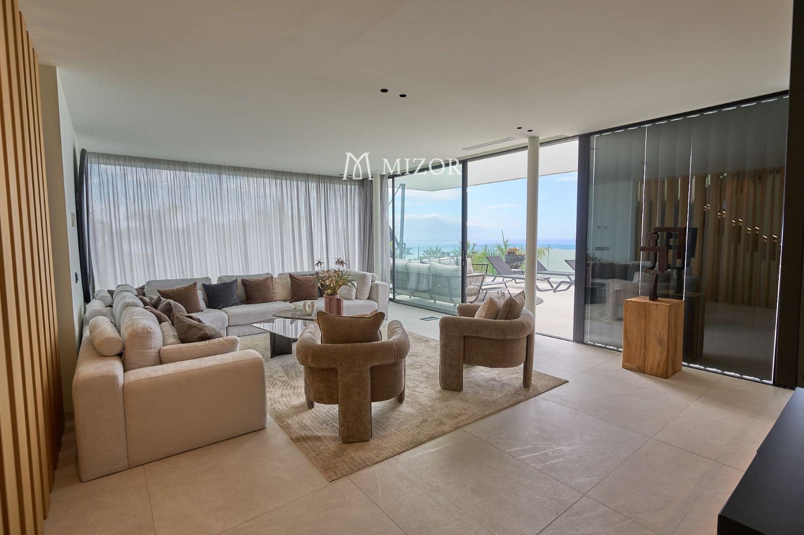 4 soverom Villa til salgs i Guia de Isora med svømmebasseng garasje - € 4 290 000 (Ref: 9944270)