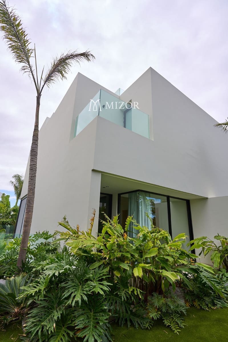 4 soverom Villa til salgs i Guia de Isora med svømmebasseng garasje - € 4 290 000 (Ref: 9944270)