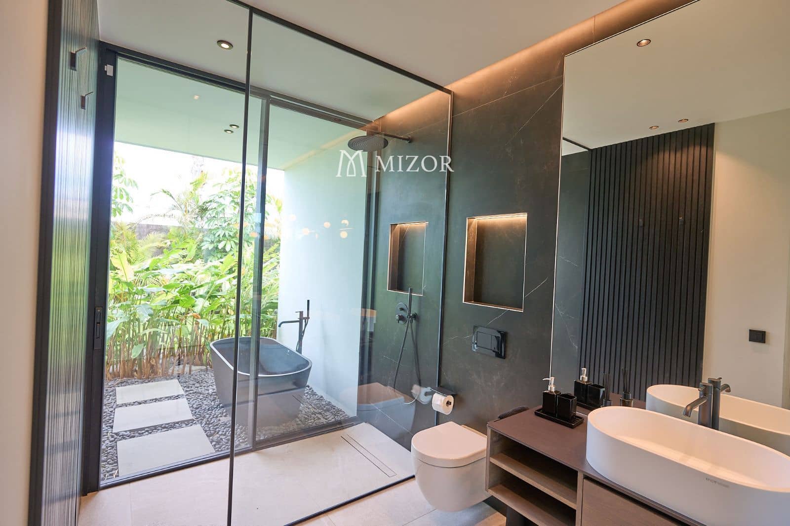4 soverom Villa til salgs i Guia de Isora med svømmebasseng garasje - € 4 290 000 (Ref: 9944270)