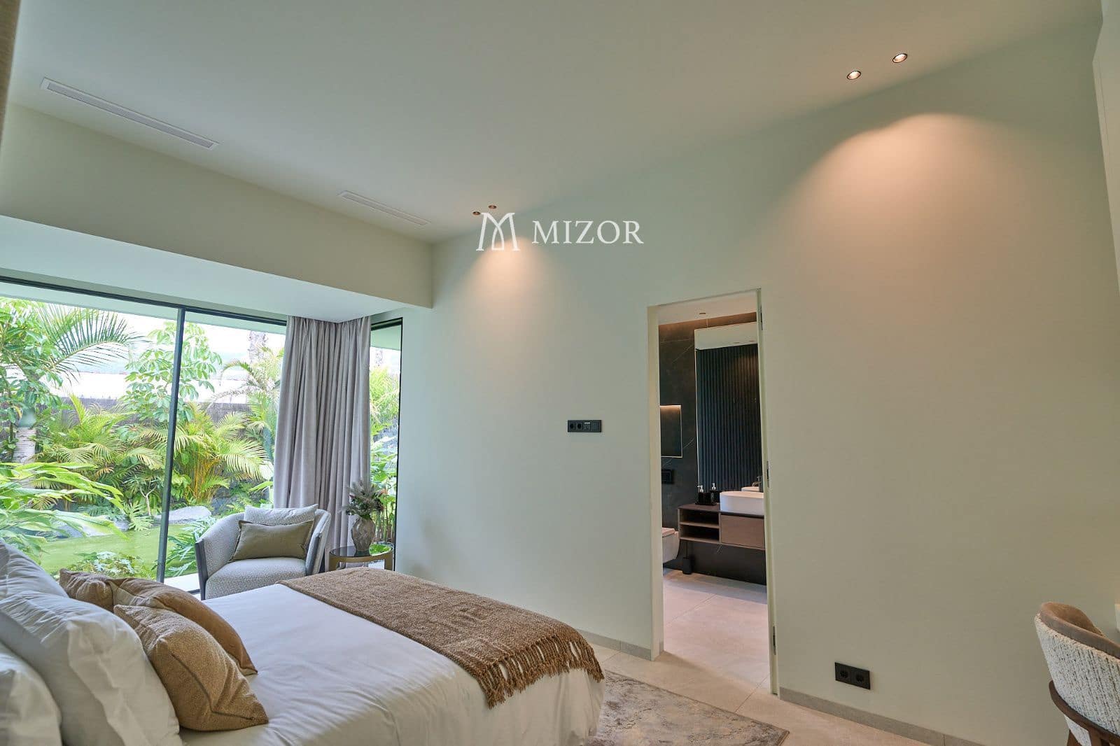 4 soverom Villa til salgs i Guia de Isora med svømmebasseng garasje - € 4 290 000 (Ref: 9944270)