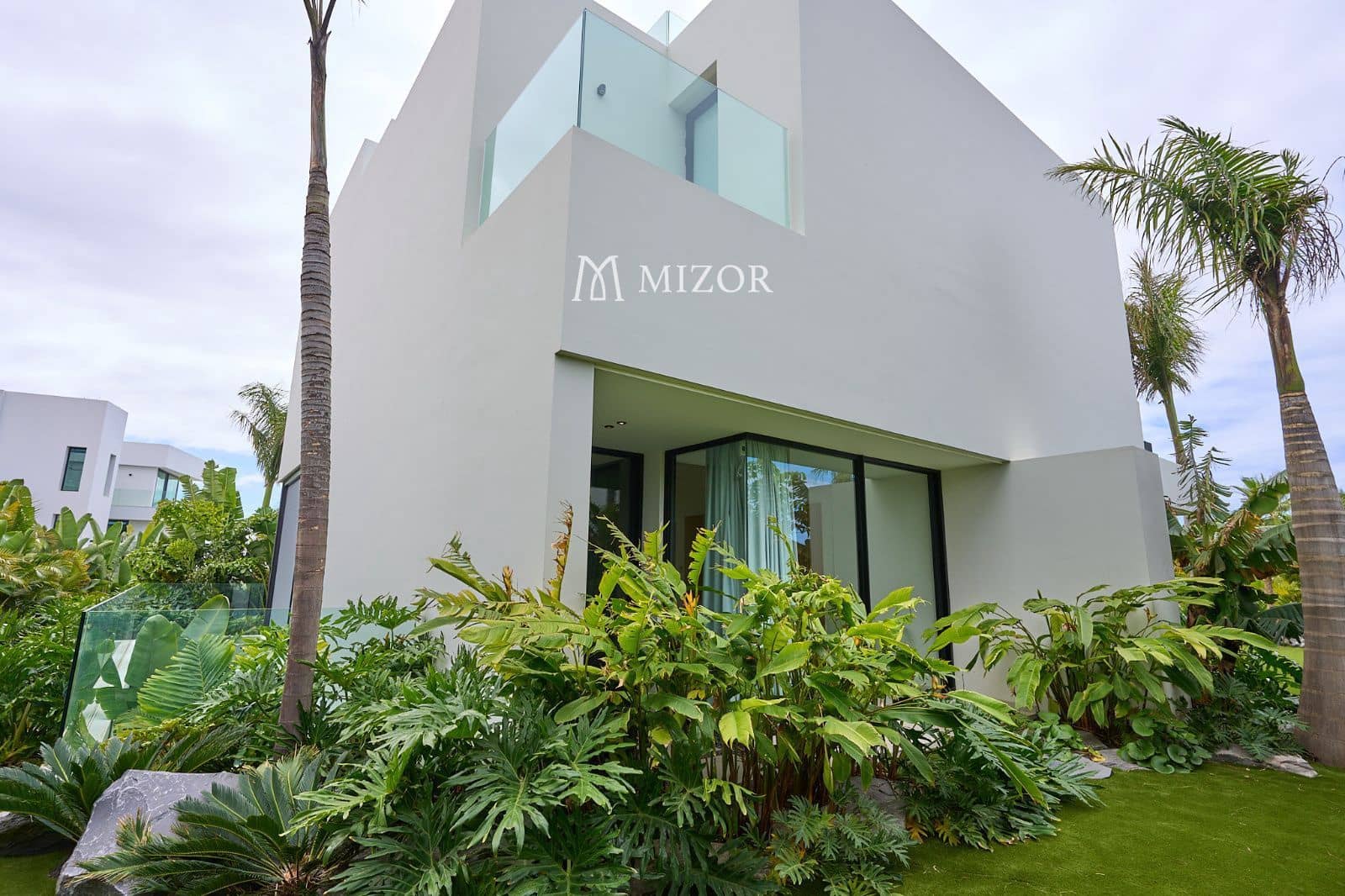 4 soverom Villa til salgs i Guia de Isora med svømmebasseng garasje - € 4 290 000 (Ref: 9944270)