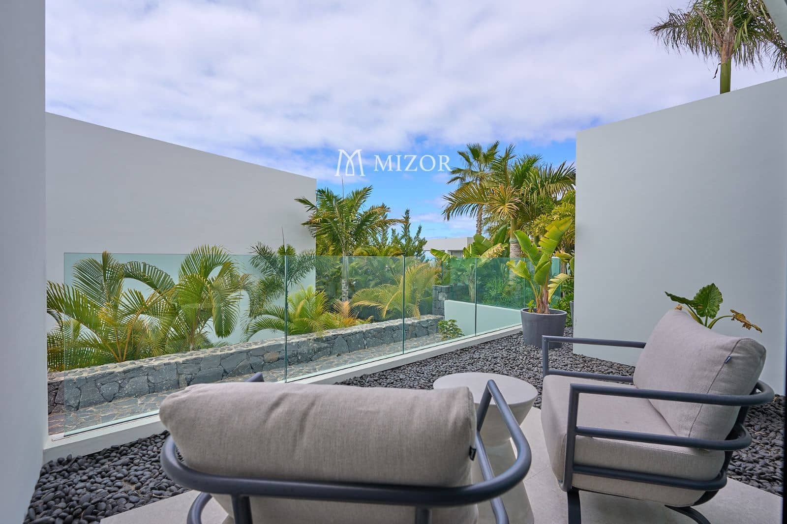4 soverom Villa til salgs i Guia de Isora med svømmebasseng garasje - € 4 290 000 (Ref: 9944270)