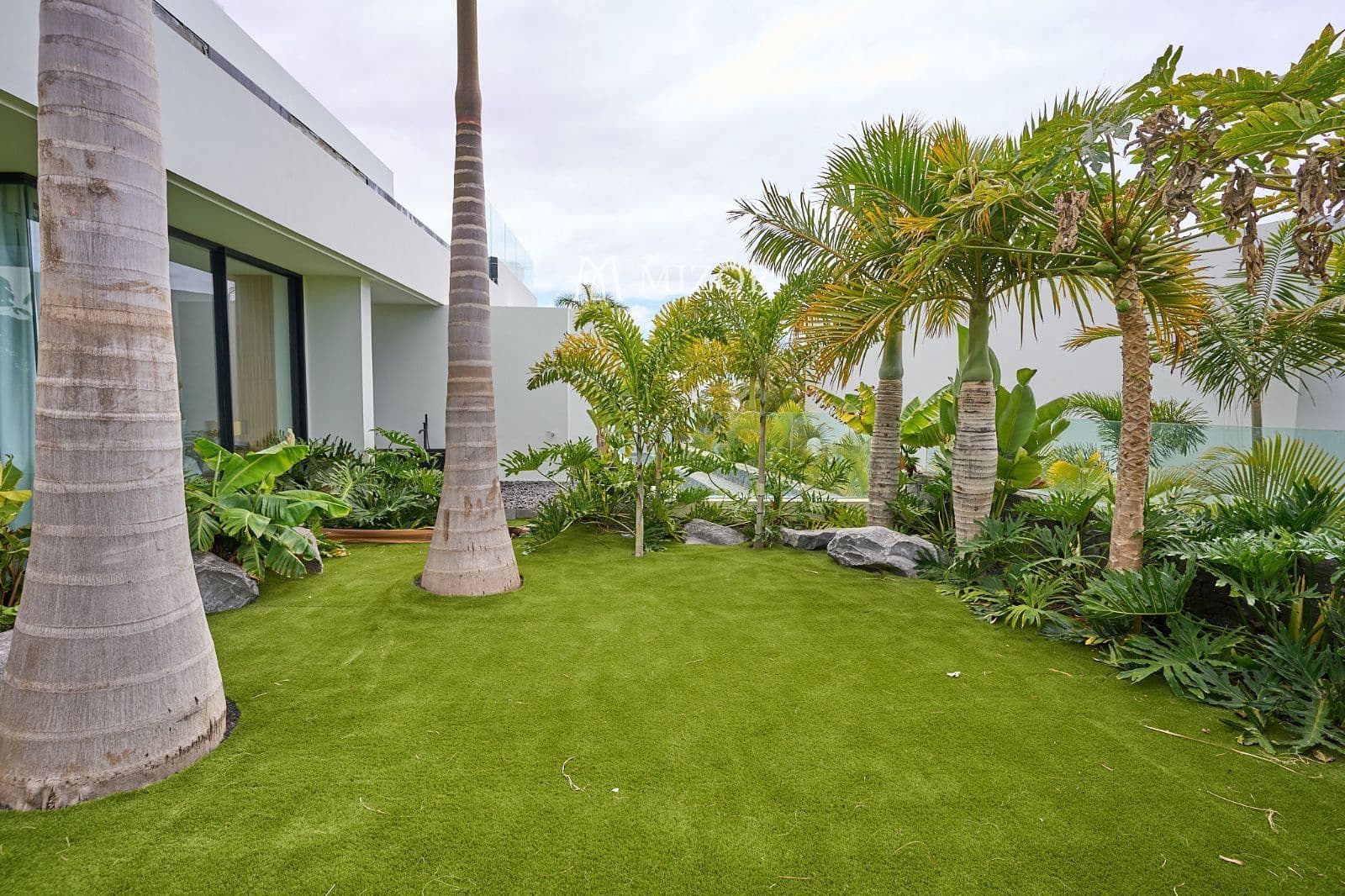4 soverom Villa til salgs i Guia de Isora med svømmebasseng garasje - € 4 290 000 (Ref: 9944270)