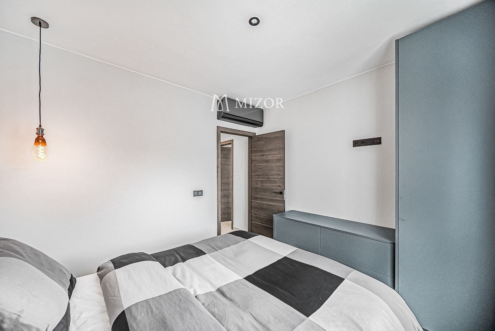 4 sypialnia Willa na sprzedaż w Adeje z basenem garażem - 1 395 000 € (Ref: 9944275)