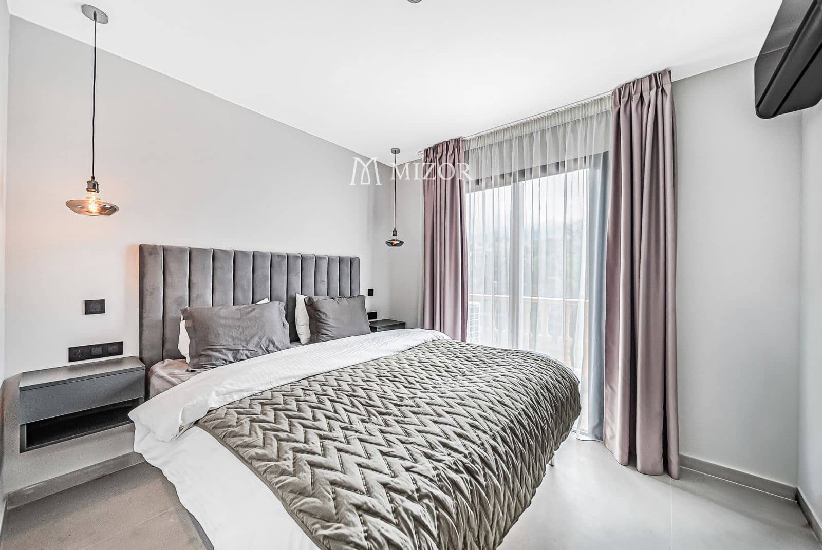 4 sypialnia Willa na sprzedaż w Adeje z basenem garażem - 1 395 000 € (Ref: 9944275)