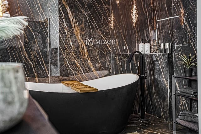 4 sypialnia Willa na sprzedaż w Adeje z basenem garażem - 1 395 000 € (Ref: 9944275)