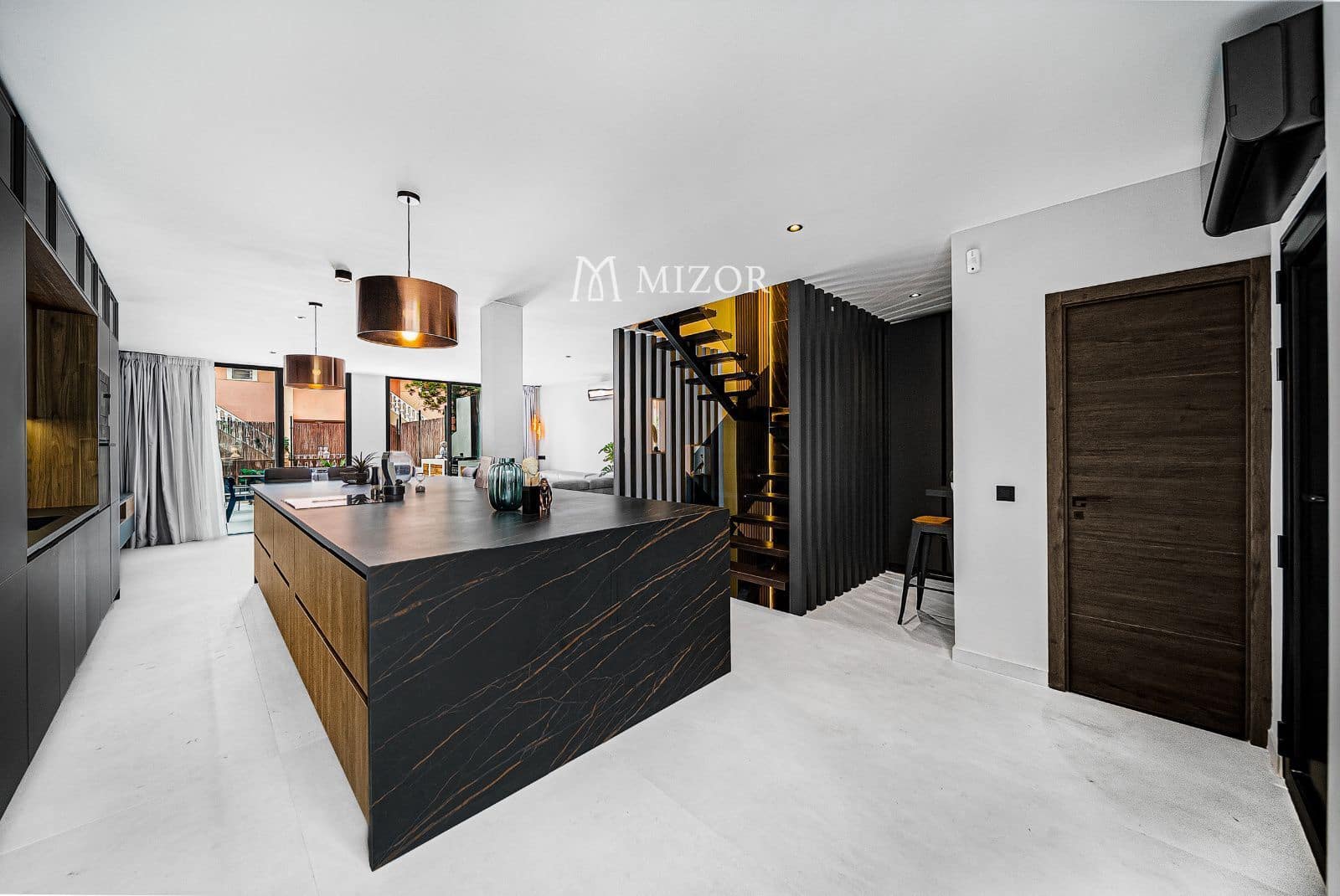 4 sypialnia Willa na sprzedaż w Adeje z basenem garażem - 1 395 000 € (Ref: 9944275)