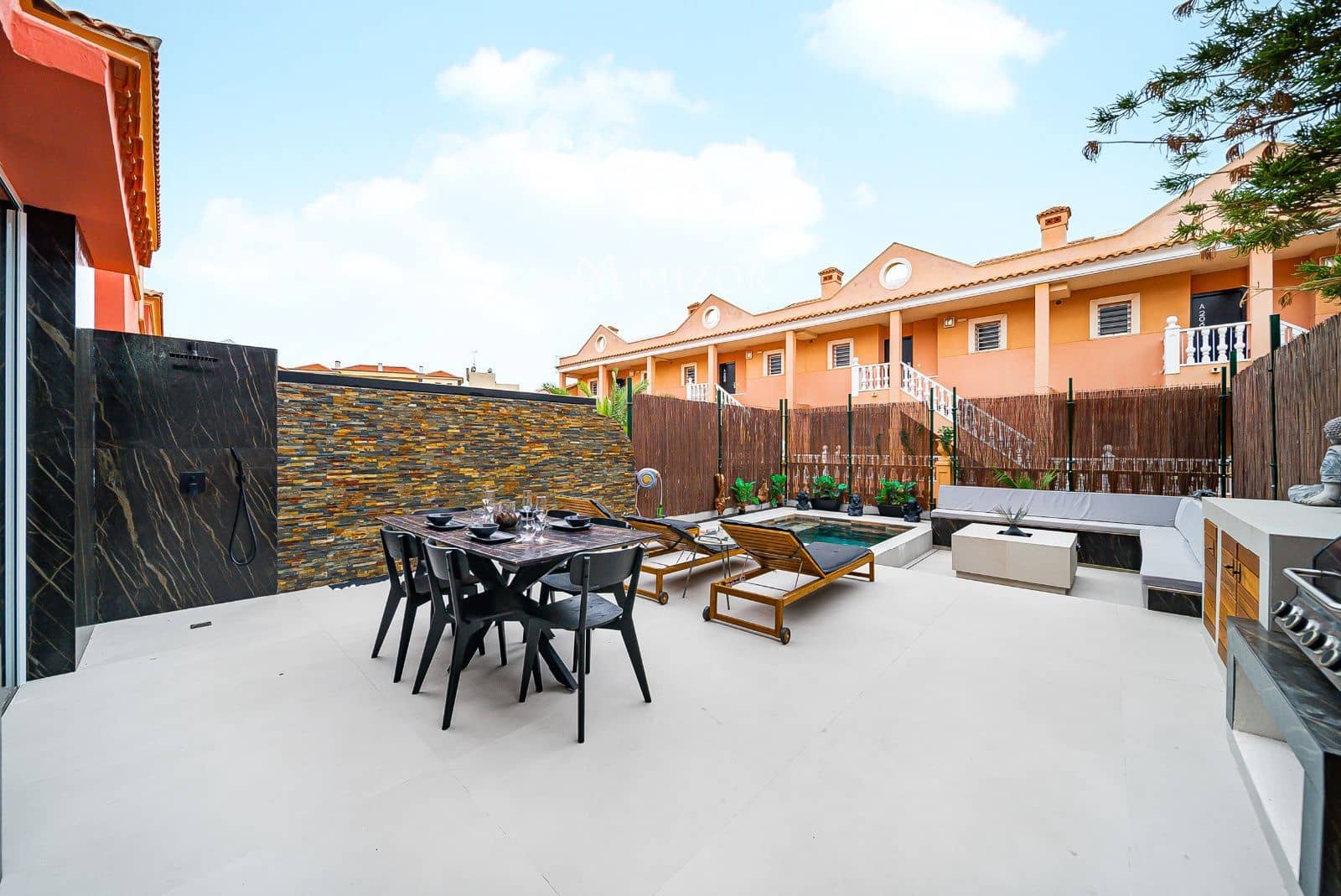 4 sypialnia Willa na sprzedaż w Adeje z basenem garażem - 1 395 000 € (Ref: 9944275)