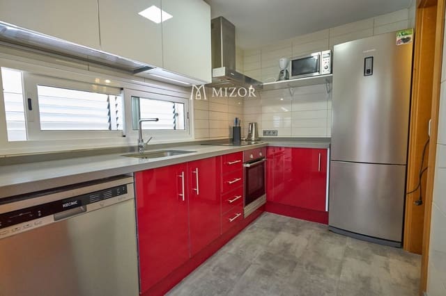 3 soveværelse Byhus til salg i Adeje med swimmingpool garage - € 470.000 (Ref: 9944277)