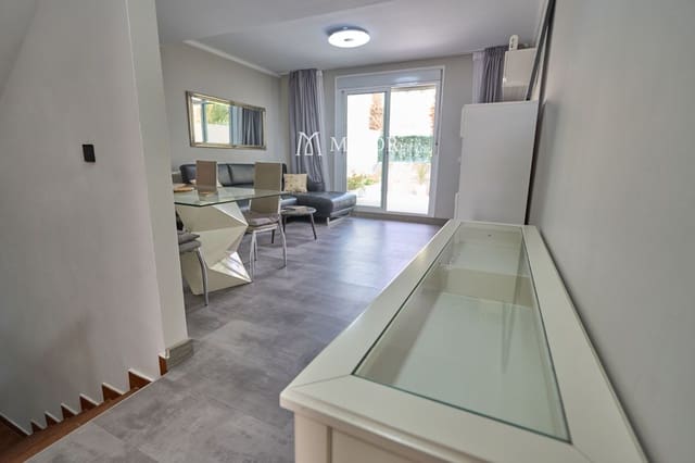 3 soveværelse Byhus til salg i Adeje med swimmingpool garage - € 470.000 (Ref: 9944277)