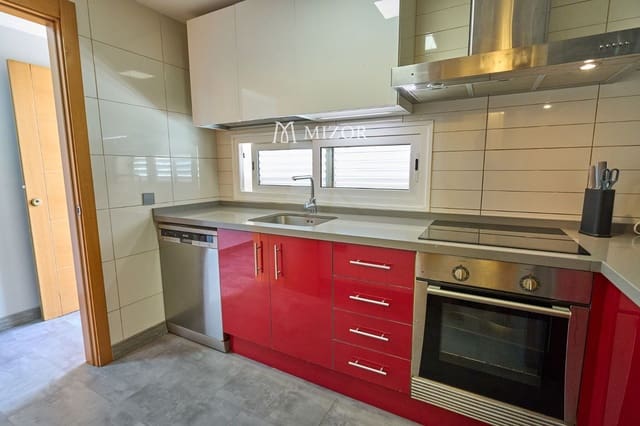 3 soveværelse Byhus til salg i Adeje med swimmingpool garage - € 470.000 (Ref: 9944277)