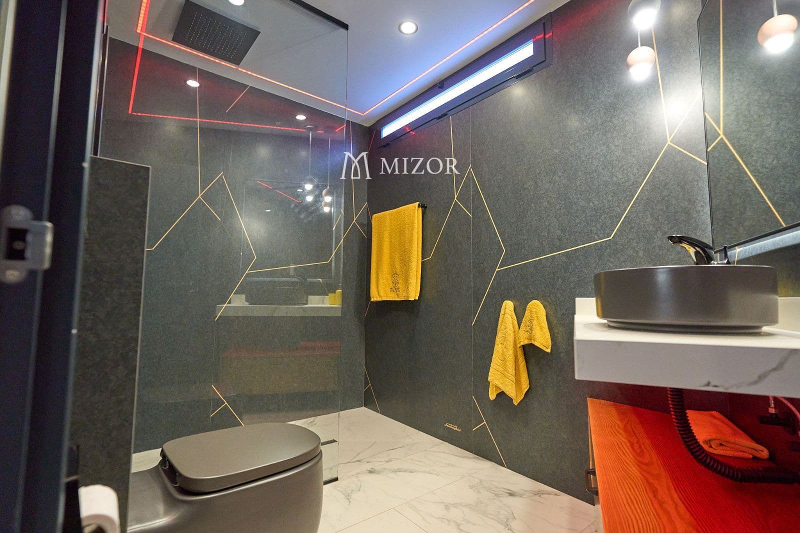 4 sypialnia Willa na sprzedaż w Adeje z basenem garażem - 3 500 000 € (Ref: 9944278)