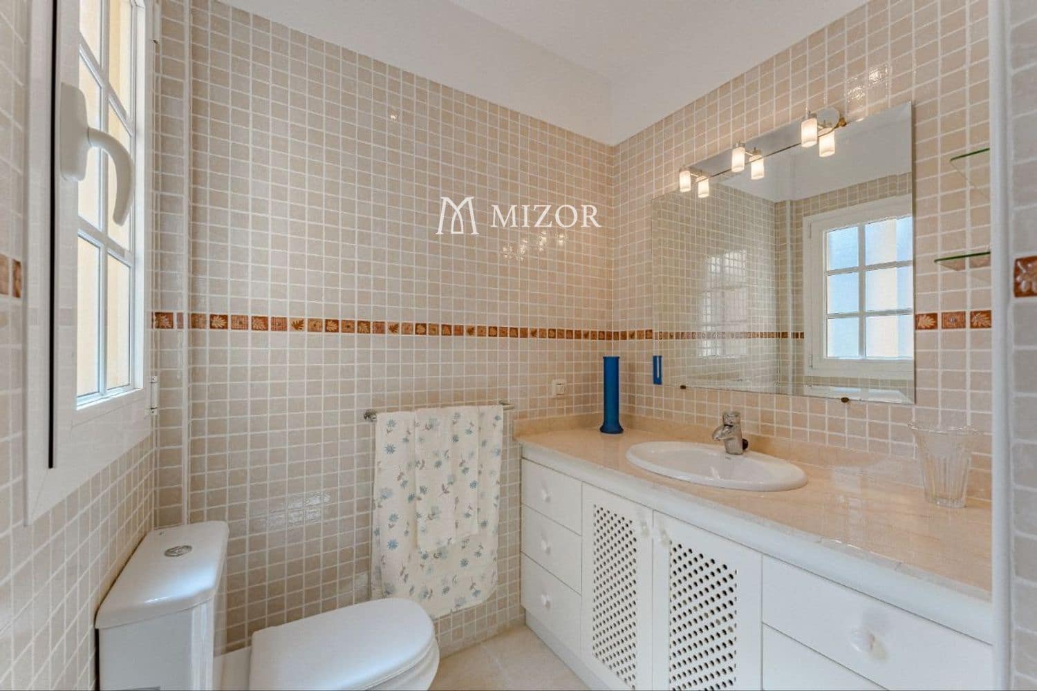 3 sypialnia Willa na sprzedaż w Adeje z garażem - 1 100 000 € (Ref: 9944279)